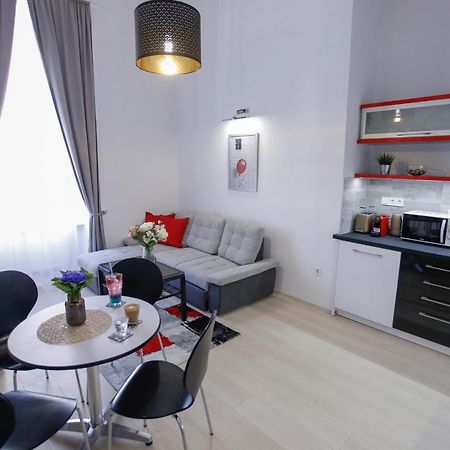Uránia Apartmanház Eger Kültér fotó