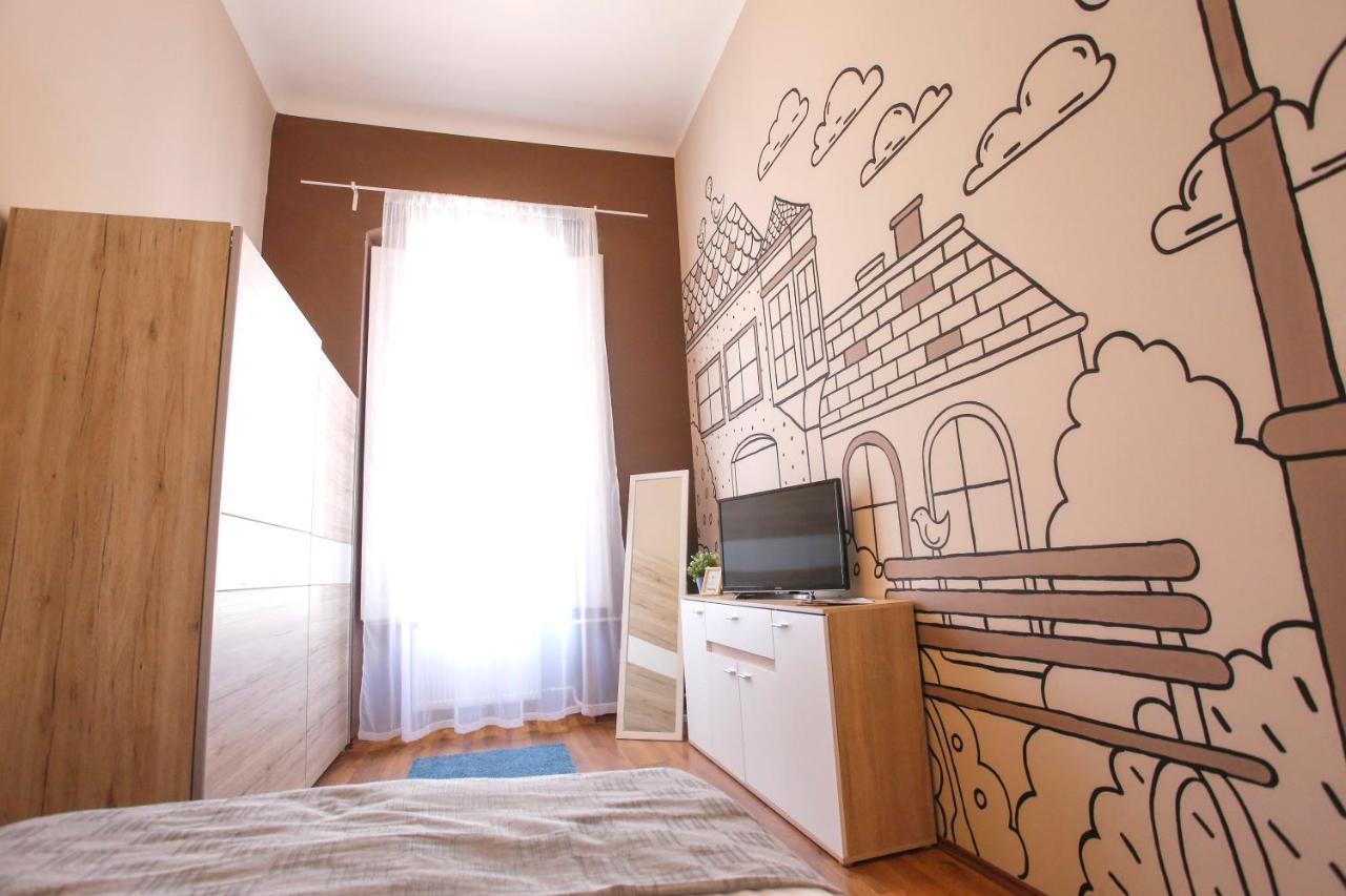 Uránia Apartmanház Eger Kültér fotó