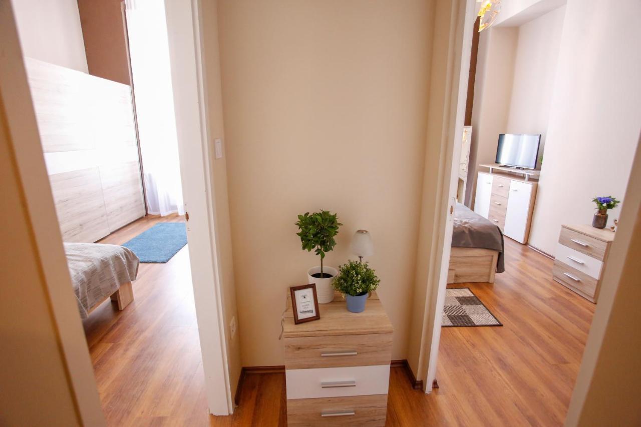 Uránia Apartmanház Eger Kültér fotó