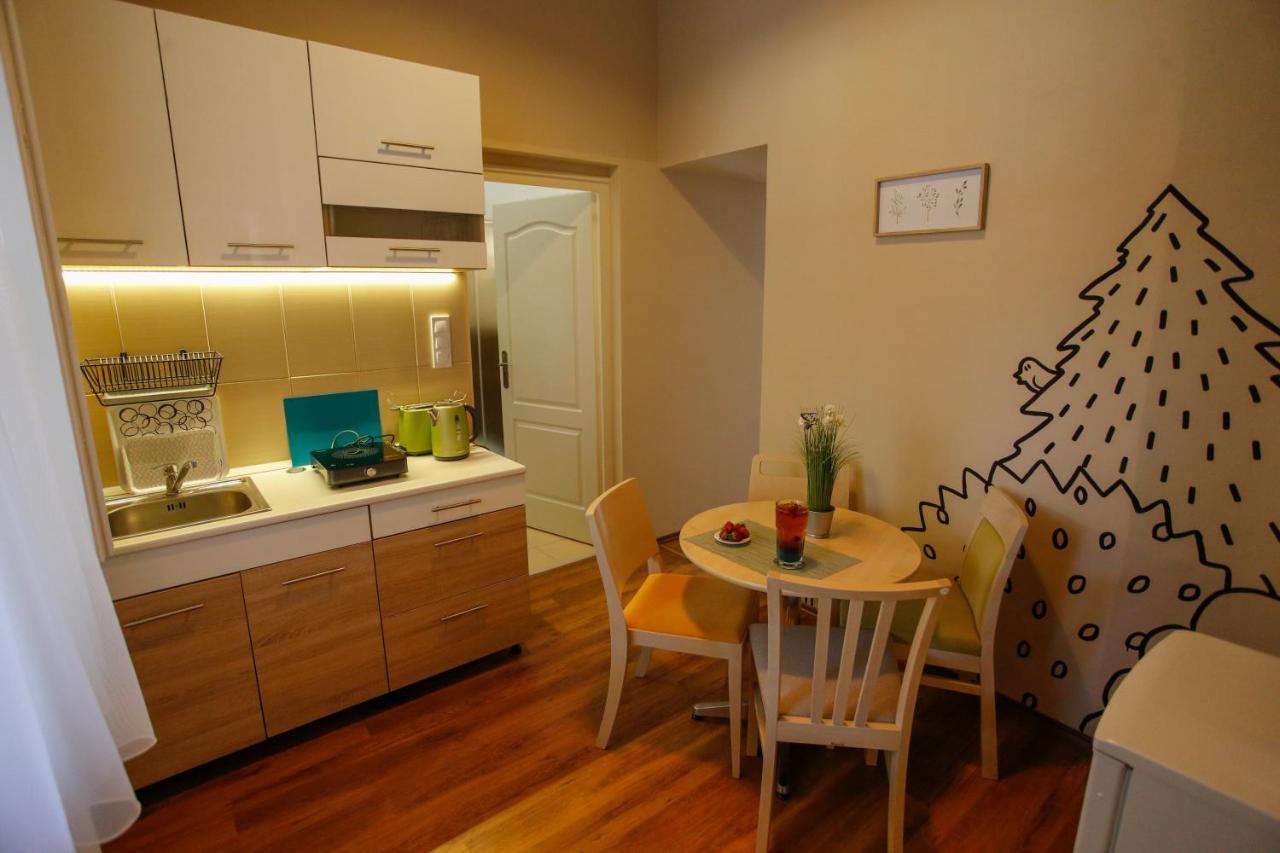 Uránia Apartmanház Eger Kültér fotó